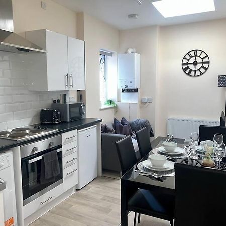 2 Bedroom Apartment With Balcony 옥스퍼드 외부 사진