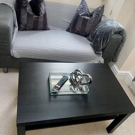 2 Bedroom Apartment With Balcony 옥스퍼드 외부 사진