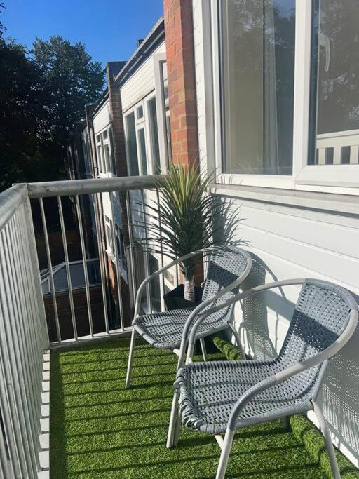 2 Bedroom Apartment With Balcony 옥스퍼드 외부 사진